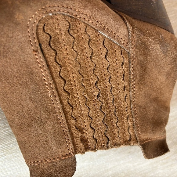 LEVI’S Sz 6.5 Chelsea Western Style Slip On Stacked Heel Suede Almond Toe Boots - Picture 4 of 14